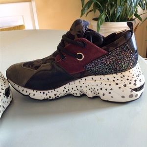 STEVE MADDEN  Cliff sneakers size 6.5 M new no box